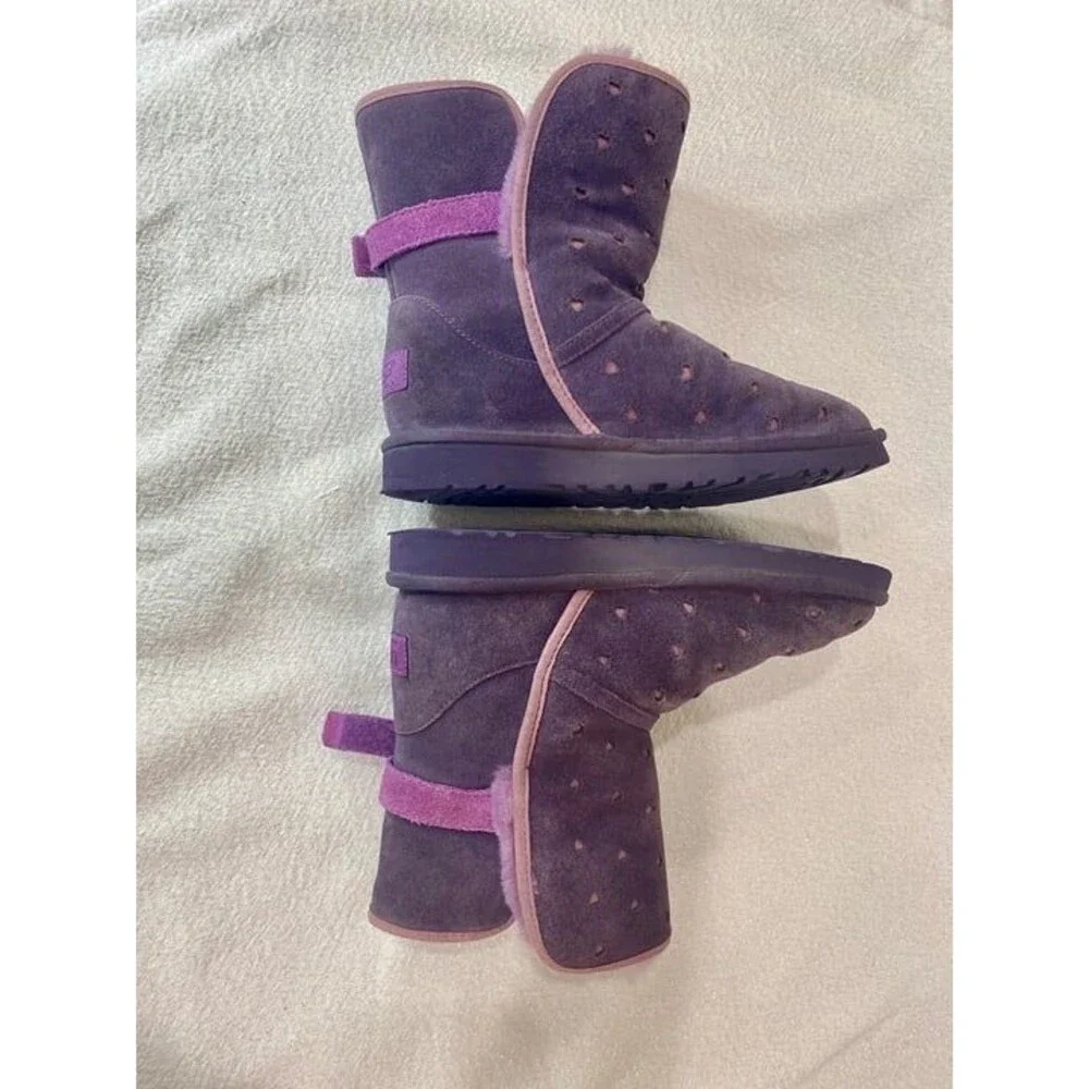 UGGS Joleigh Girls purple heart boots. Size 4 big girls